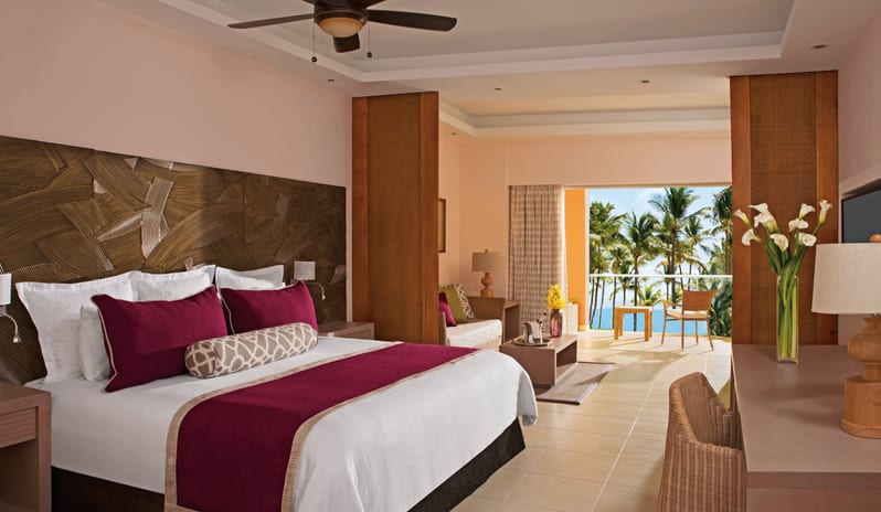 Secrets Royal Beach-Junior Suite Partial Ocean View King_4853